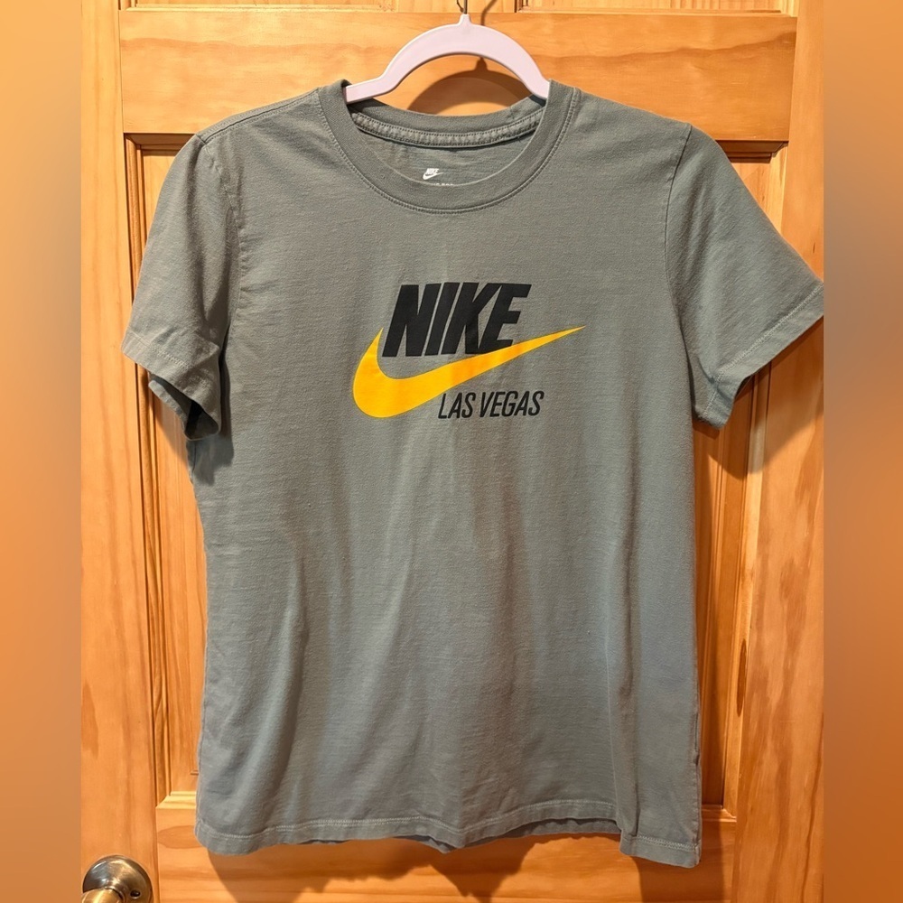 Nike light green, short-sleeved, crew neck T-shirt women’s size L